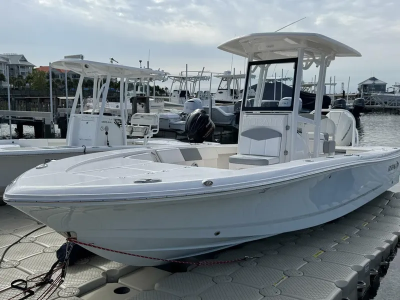 Slide: The Image of Robalo 246 Cayman 2021 - 2