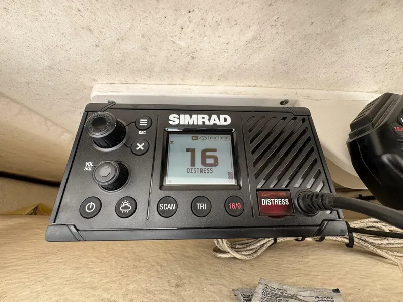 Slide: The Image of Robalo 246 Cayman 2021 - 34