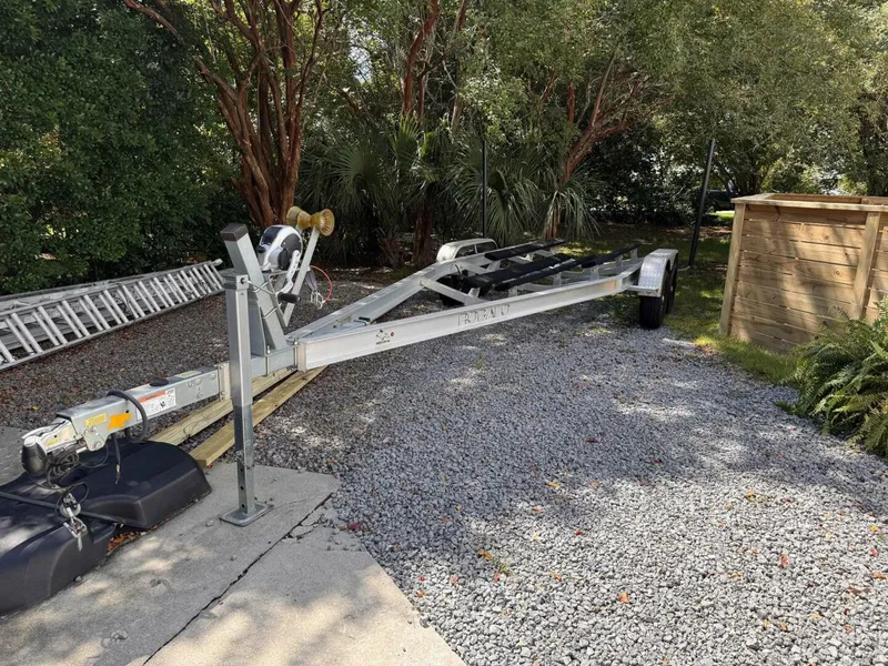 Slide: The Image of Robalo 246 Cayman 2021 - 48
