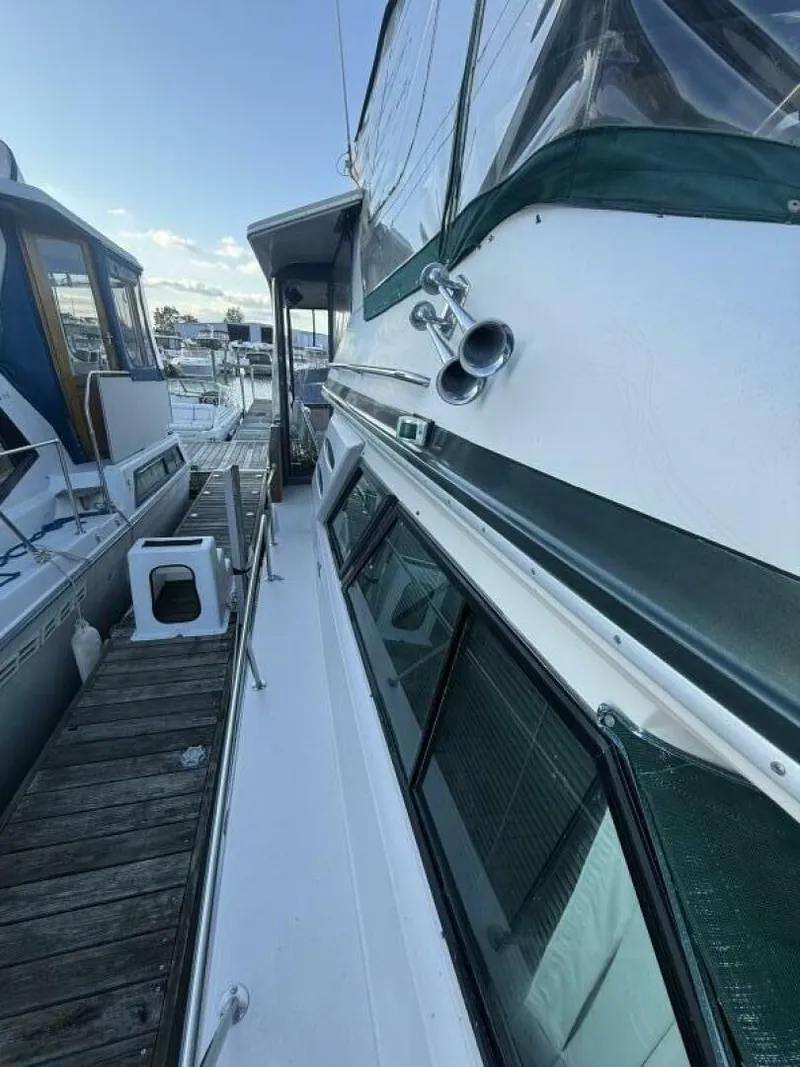 Slide: The Image of Sea Ray 415 1988 - 16