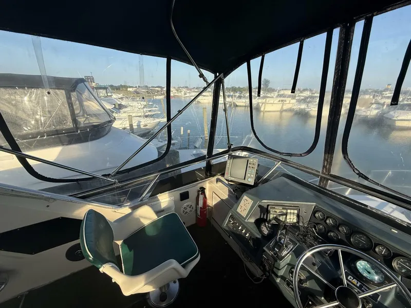 Slide: The Image of Sea Ray 415 1988 - 23