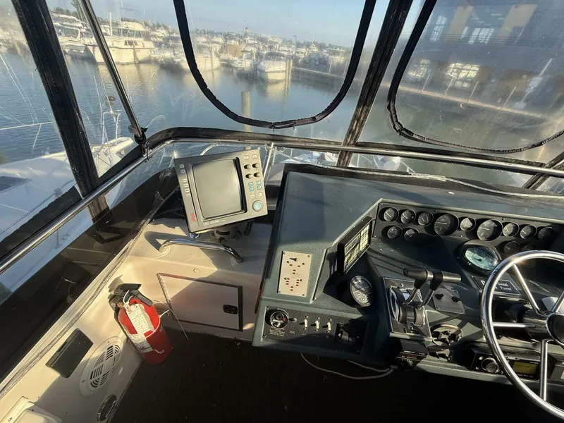 Slide: The Image of Sea Ray 415 1988 - 27