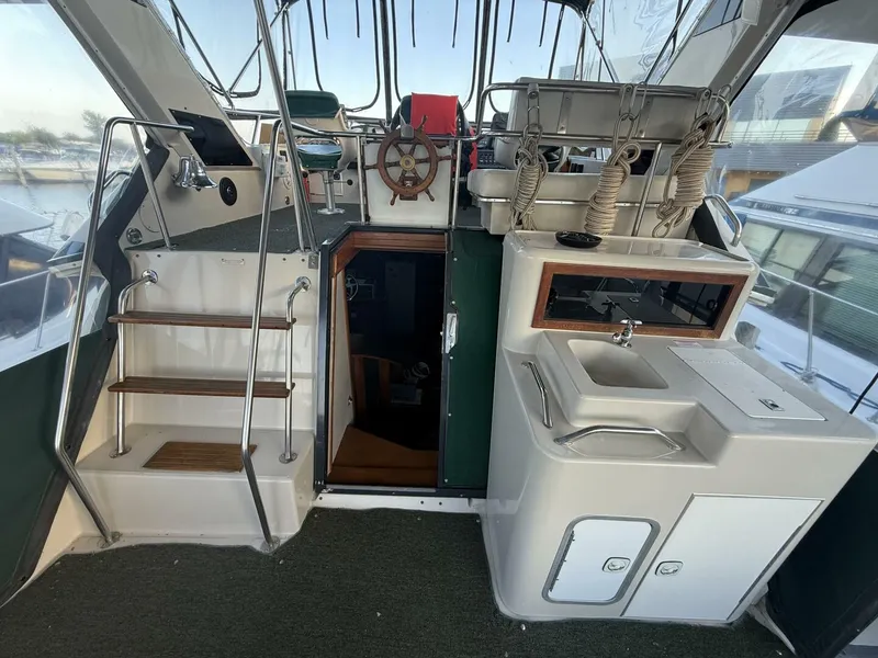 Slide: The Image of Sea Ray 415 1988 - 31