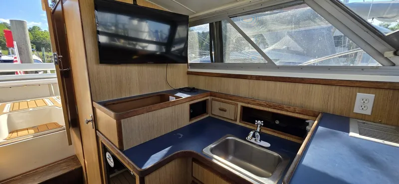 Slide: The Image of Bertram 28 Flybridge 1983 - 21