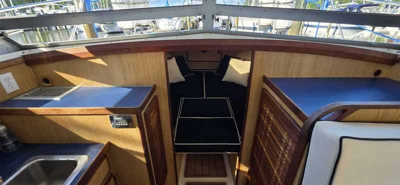 Slide: The Image of Bertram 28 Flybridge 1983 - 23
