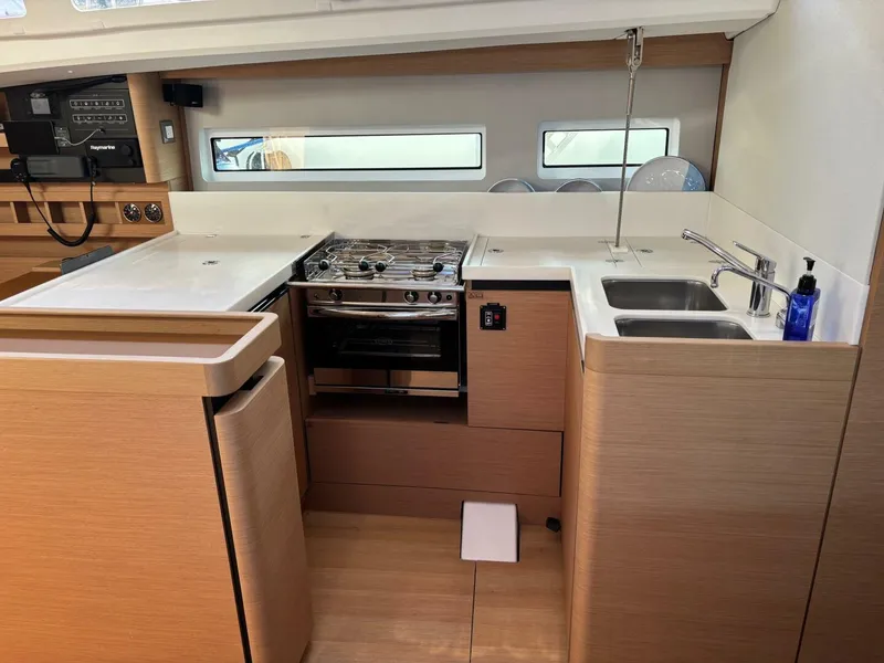 Slide: The Image of Jeanneau Sun Odyssey 440 2021 - 42