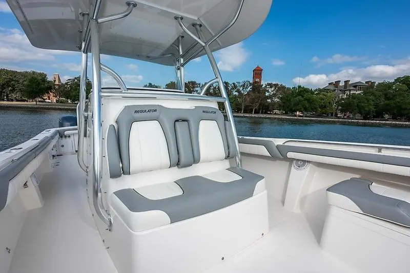 Slide: The Image of Regulator Marine 34 FS 2018 - 18