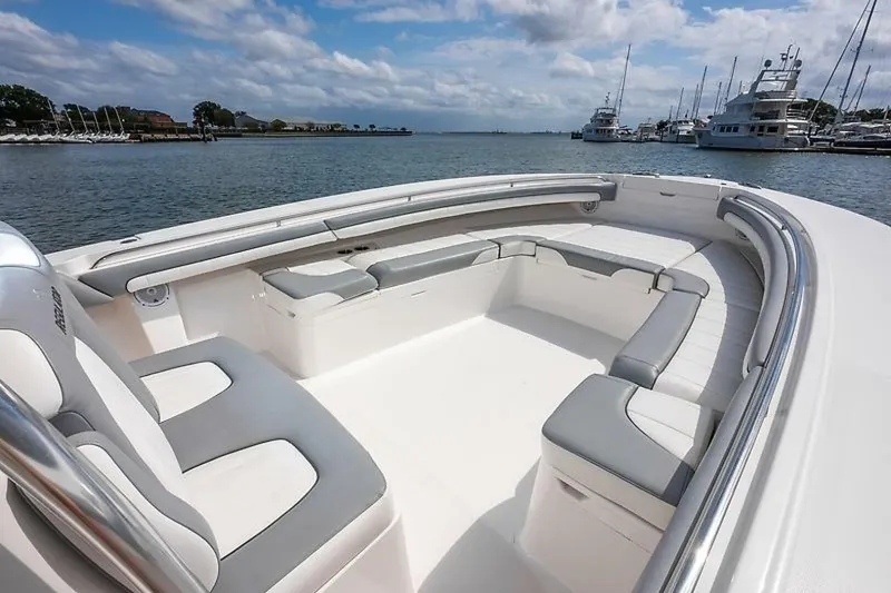 Slide: The Image of Regulator Marine 34 FS 2018 - 20