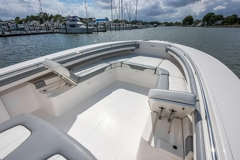 Slide: The Image of Regulator Marine 34 FS 2018 - 21