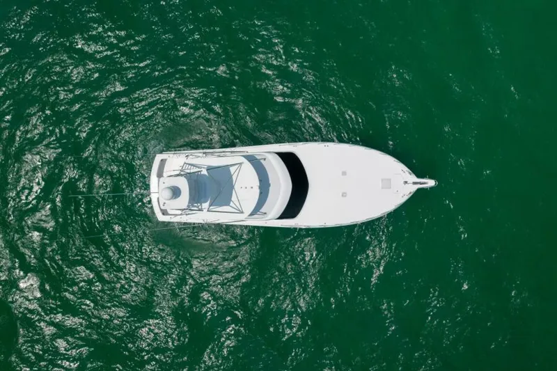 Slide: The Image of Hatteras 60 Convertible 2008 - 34