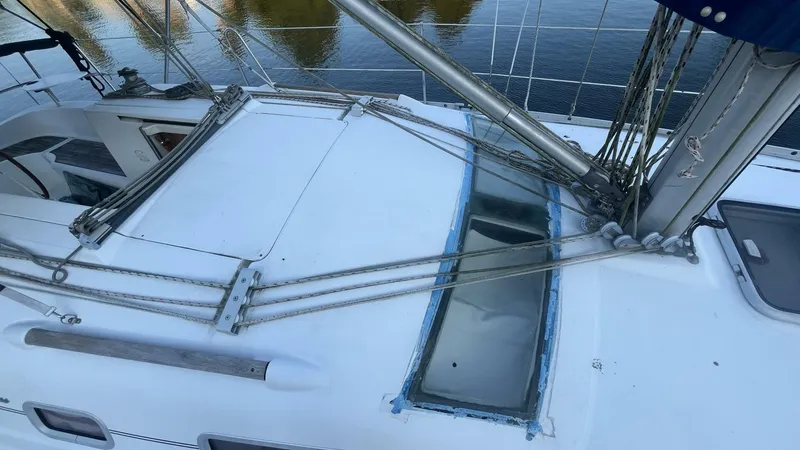 Slide: The Image of Beneteau Oceanis 323 2006 - 12