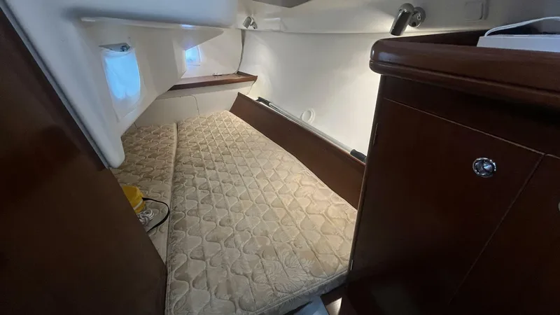 Slide: The Image of Beneteau Oceanis 323 2006 - 25