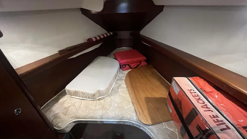 Slide: The Image of Beneteau Oceanis 323 2006 - 26
