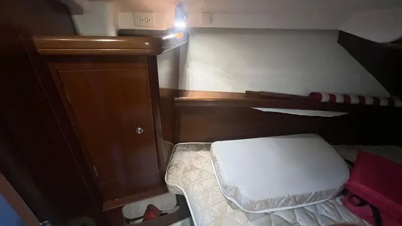 Slide: The Image of Beneteau Oceanis 323 2006 - 27