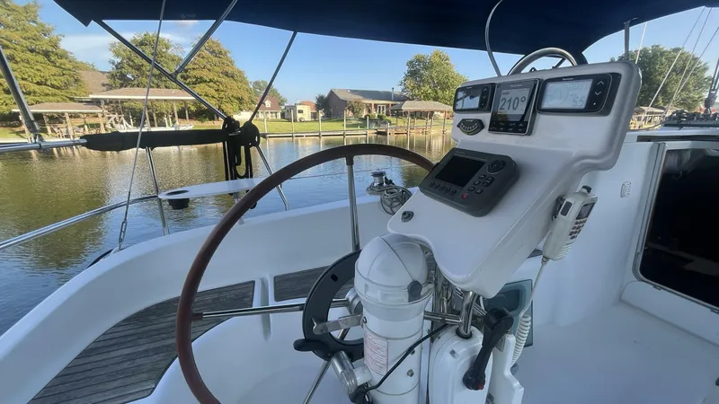 Slide: The Image of Beneteau Oceanis 323 2006 - 8