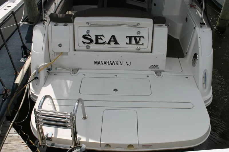 Slide: The Image of Sea Ray 310 Sundancer 2015 - 3