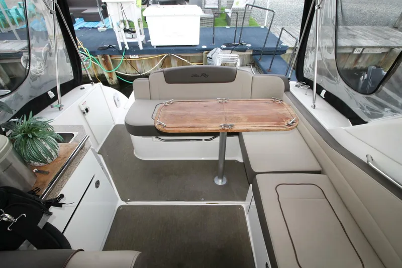 Slide: The Image of Sea Ray 310 Sundancer 2015 - 4