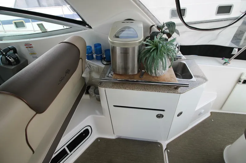 Slide: The Image of Sea Ray 310 Sundancer 2015 - 5