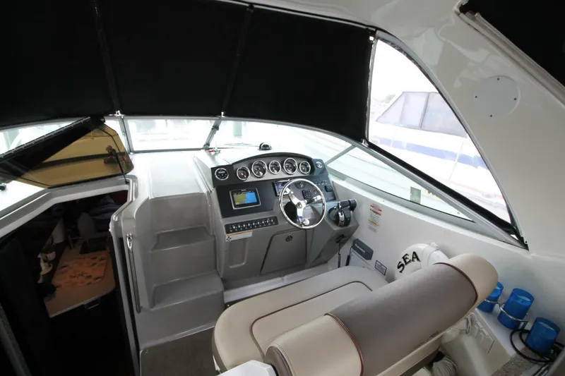 Slide: The Image of Sea Ray 310 Sundancer 2015 - 6