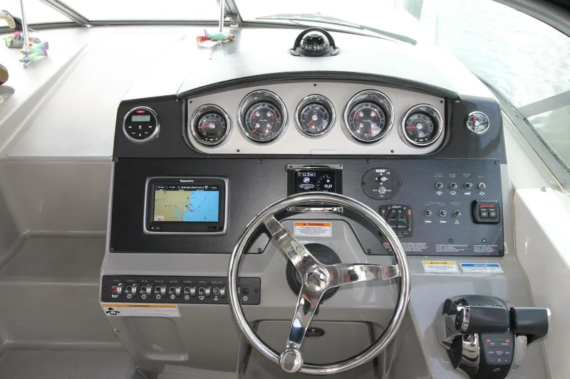 Slide: The Image of Sea Ray 310 Sundancer 2015 - 8
