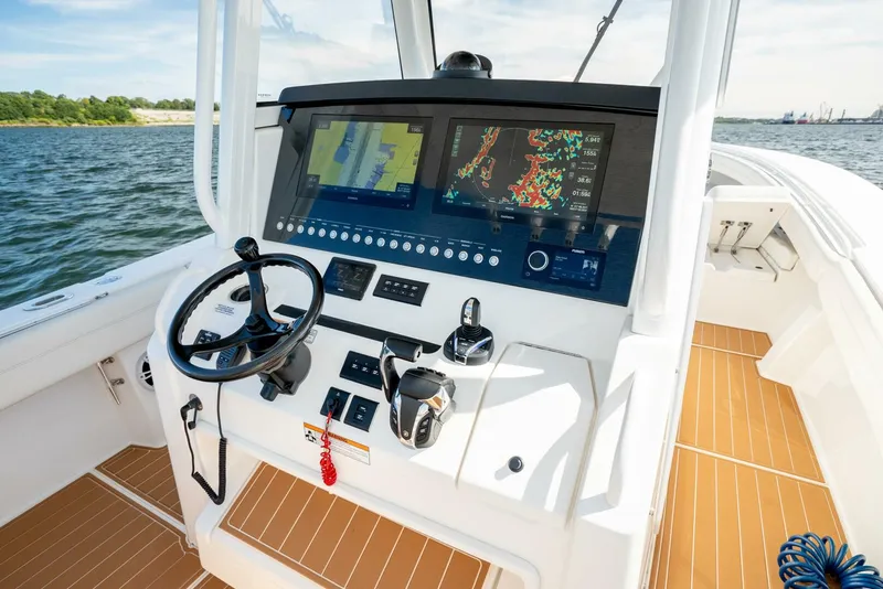 Slide: The Image of Regulator Marine 34 2021 - 13