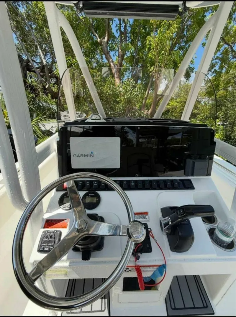 Slide: The Image of Sea Hunt Ultra 234 2021 - 6