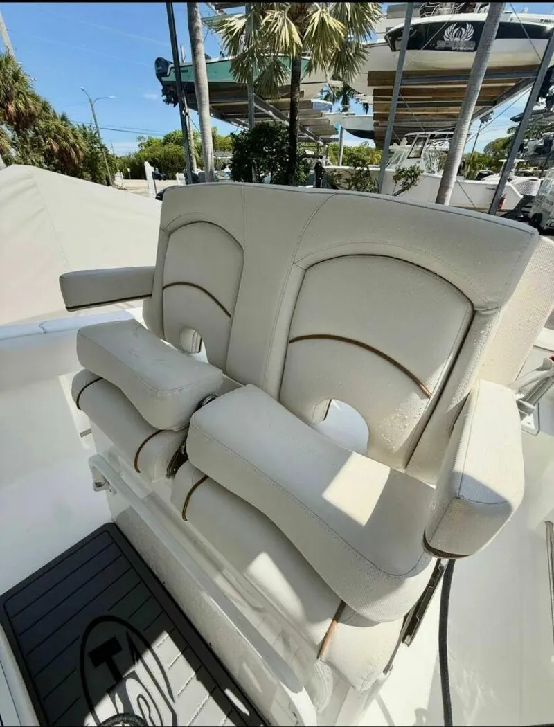 Slide: The Image of Sea Hunt Ultra 234 2021 - 7