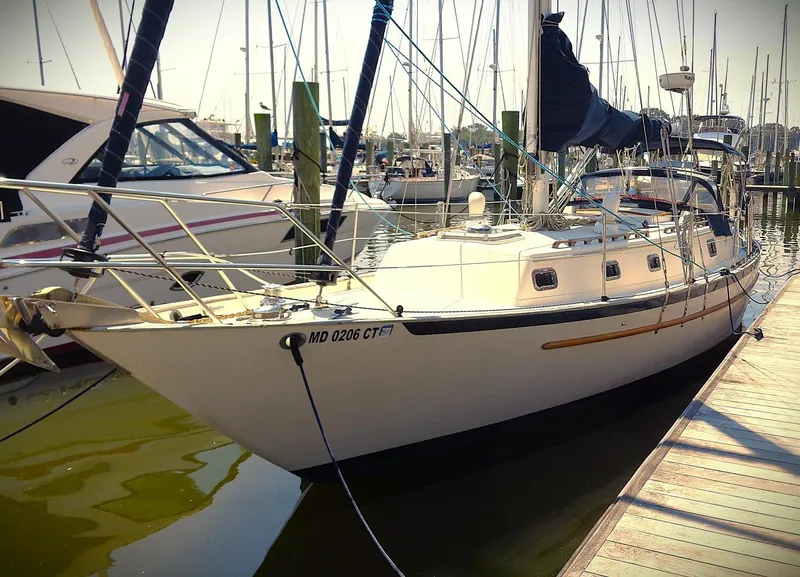 Slide: The Image of Pacific Seacraft 37 1995 - 8