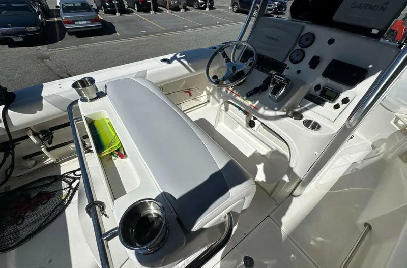 Slide: The Image of Boston Whaler 220 Outrage 2014 - 10