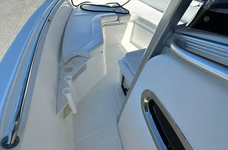 Slide: The Image of Boston Whaler 220 Outrage 2014 - 13