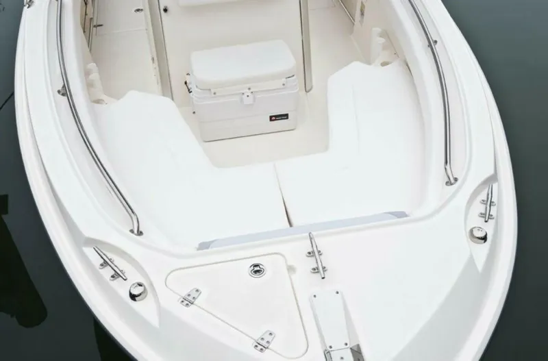 Slide: The Image of Boston Whaler 220 Outrage 2014 - 16