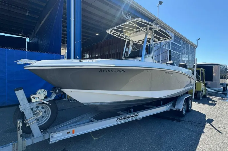 Slide: The Image of Boston Whaler 220 Outrage 2014 - 3