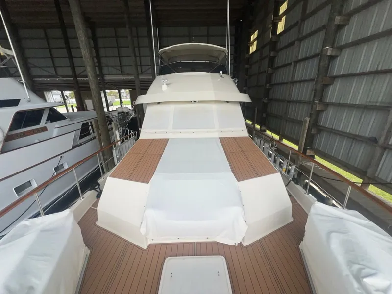 Slide: The Image of Hatteras Motor Yacht 1988 - 10
