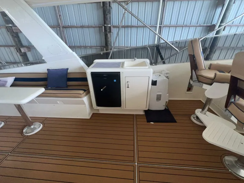 Slide: The Image of Hatteras Motor Yacht 1988 - 100
