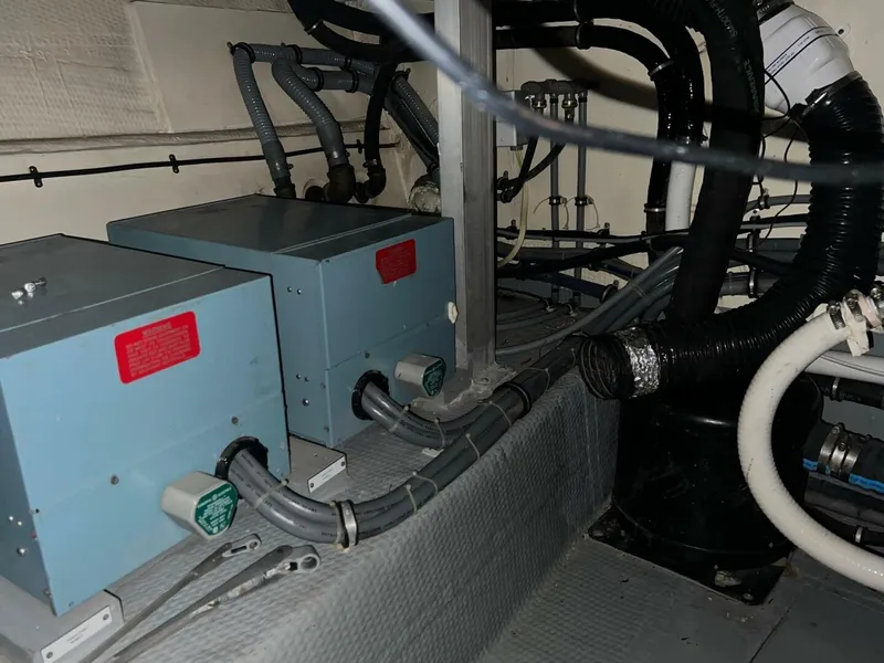 Slide: The Image of Hatteras Motor Yacht 1988 - 140