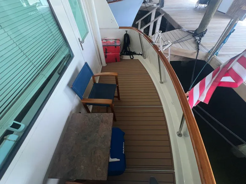 Slide: The Image of Hatteras Motor Yacht 1988 - 18