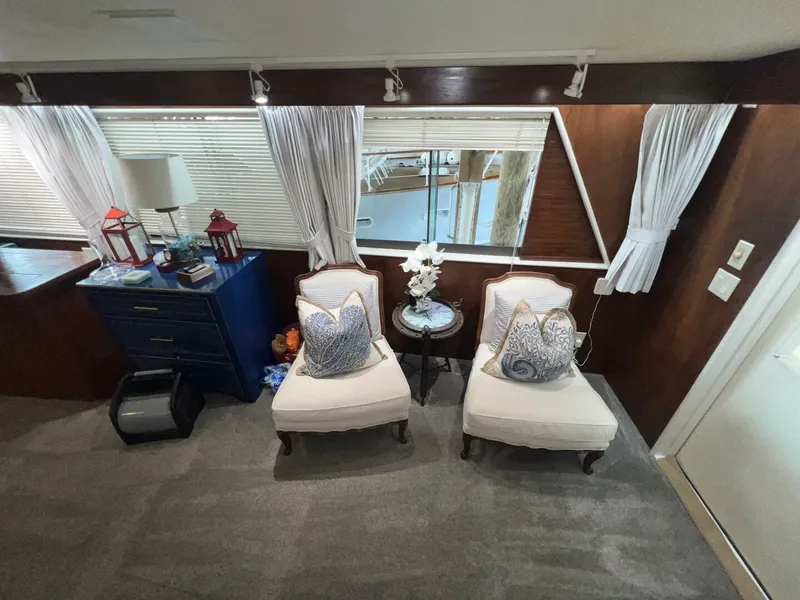 Slide: The Image of Hatteras Motor Yacht 1988 - 22