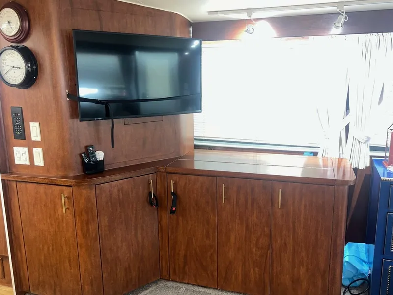 Slide: The Image of Hatteras Motor Yacht 1988 - 26