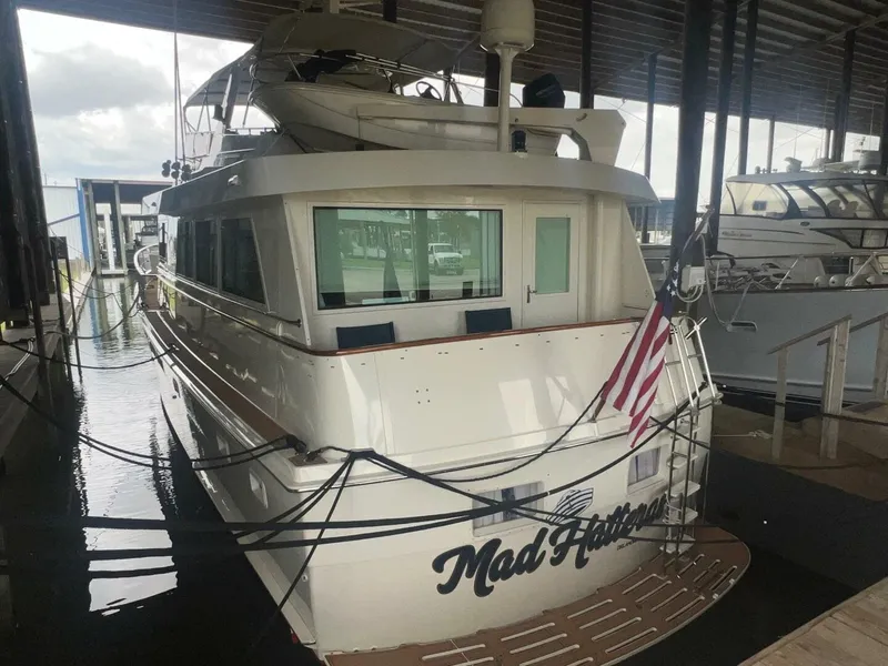 Slide: The Image of Hatteras Motor Yacht 1988 - 3