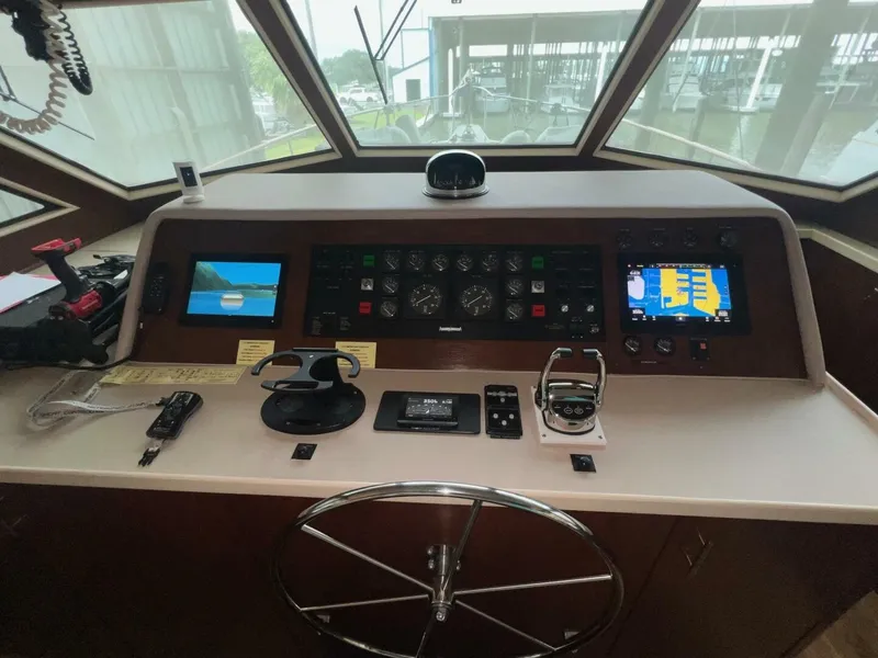 Slide: The Image of Hatteras Motor Yacht 1988 - 42