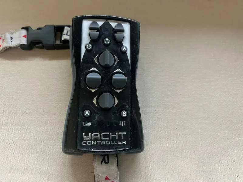 Slide: The Image of Hatteras Motor Yacht 1988 - 46