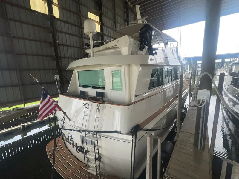 Slide: The Image of Hatteras Motor Yacht 1988 - 5