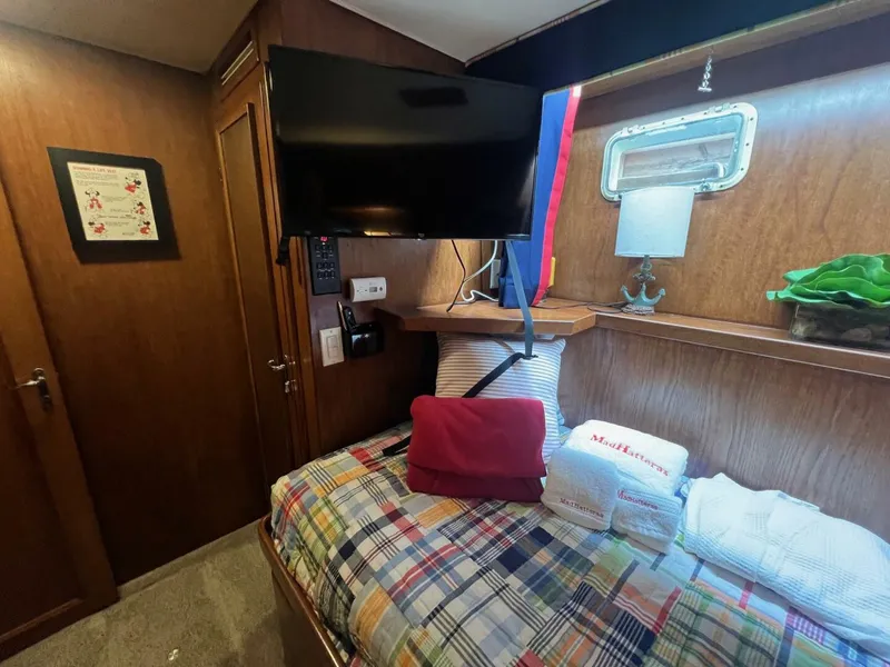 Slide: The Image of Hatteras Motor Yacht 1988 - 75
