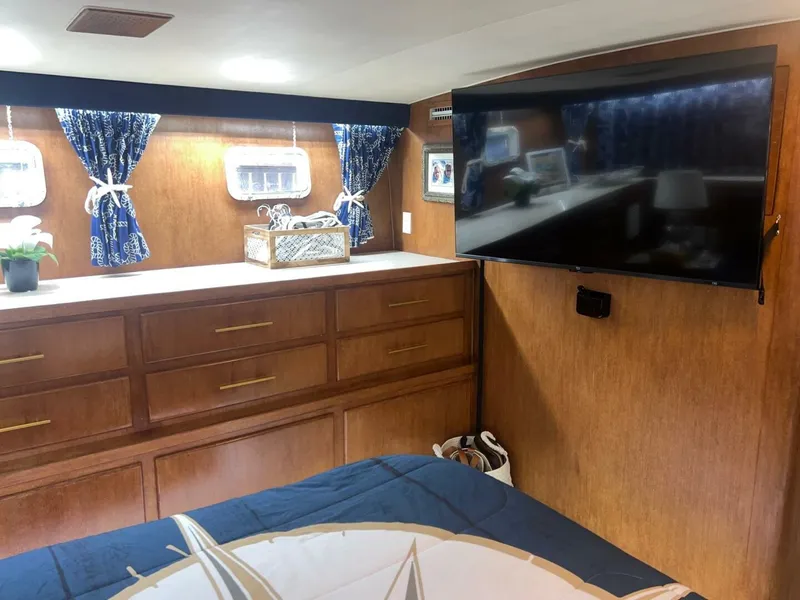 Slide: The Image of Hatteras Motor Yacht 1988 - 94