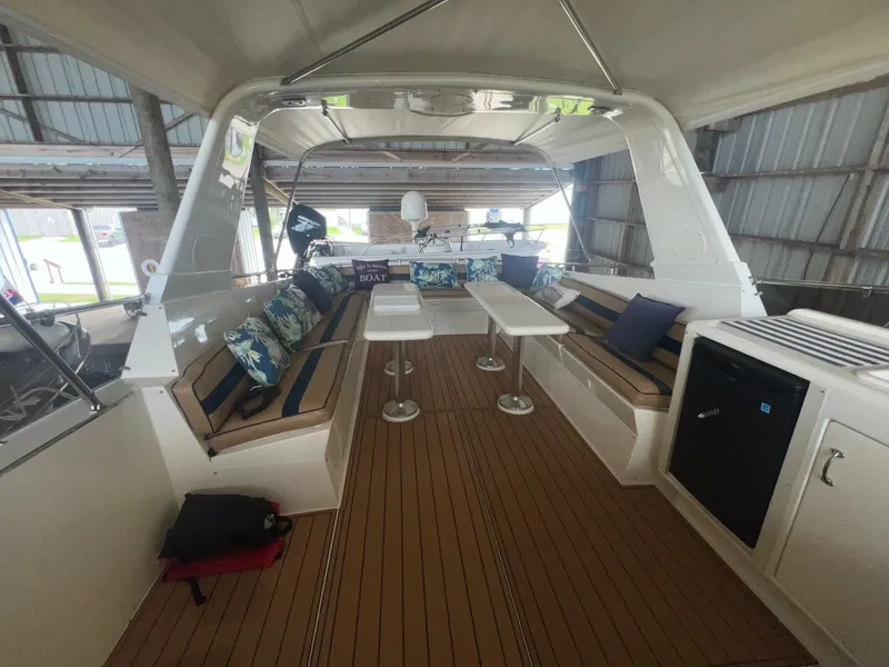 Slide: The Image of Hatteras Motor Yacht 1988 - 99