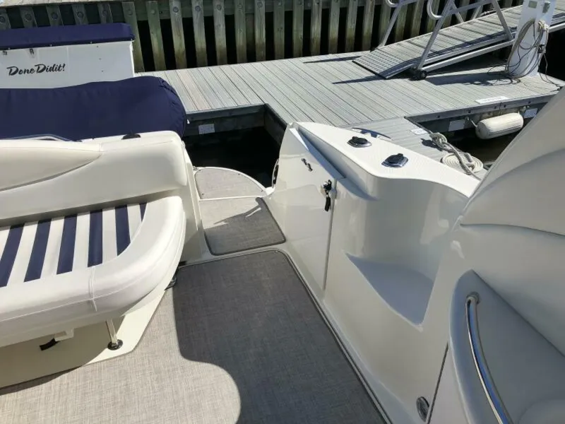 Slide: The Image of Sea Ray 360 Sundancer 2002 - 17