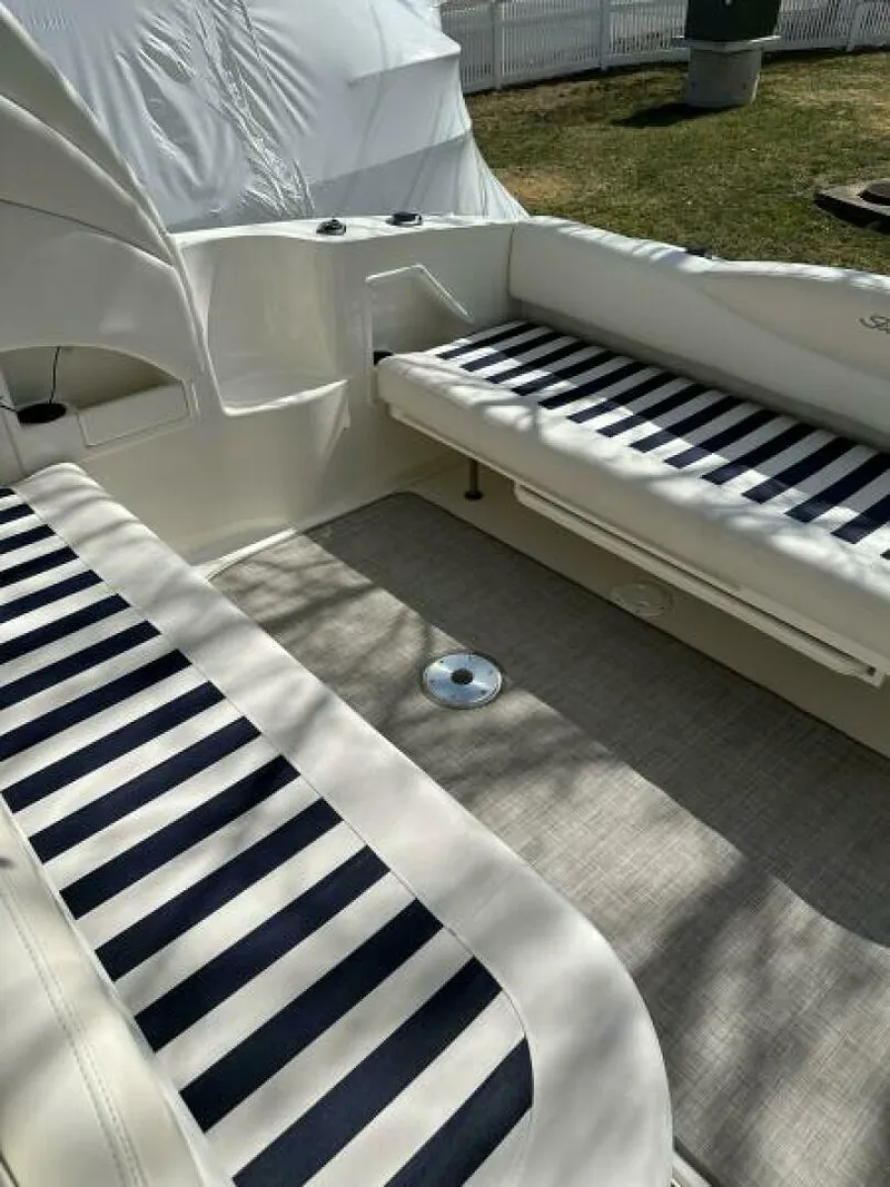 Slide: The Image of Sea Ray 360 Sundancer 2002 - 25