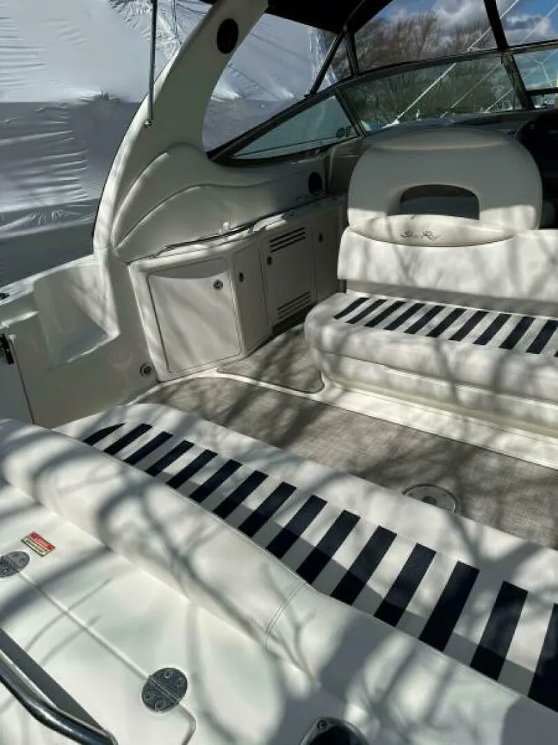 Slide: The Image of Sea Ray 360 Sundancer 2002 - 29