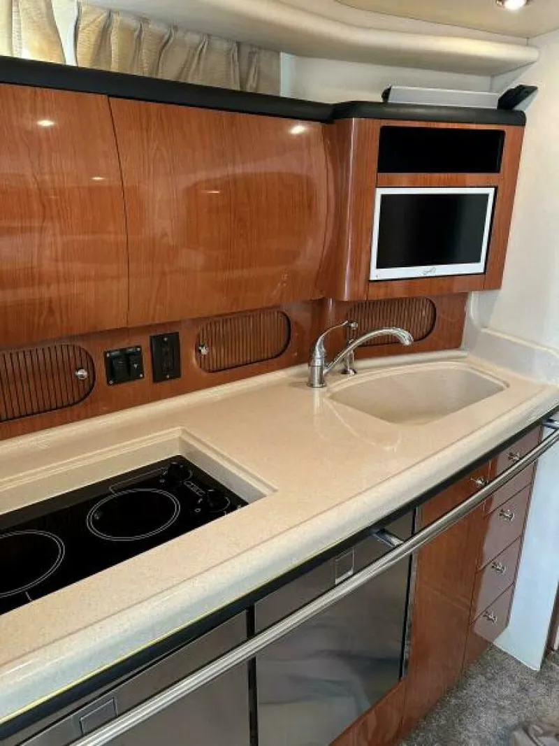 Slide: The Image of Sea Ray 360 Sundancer 2002 - 35