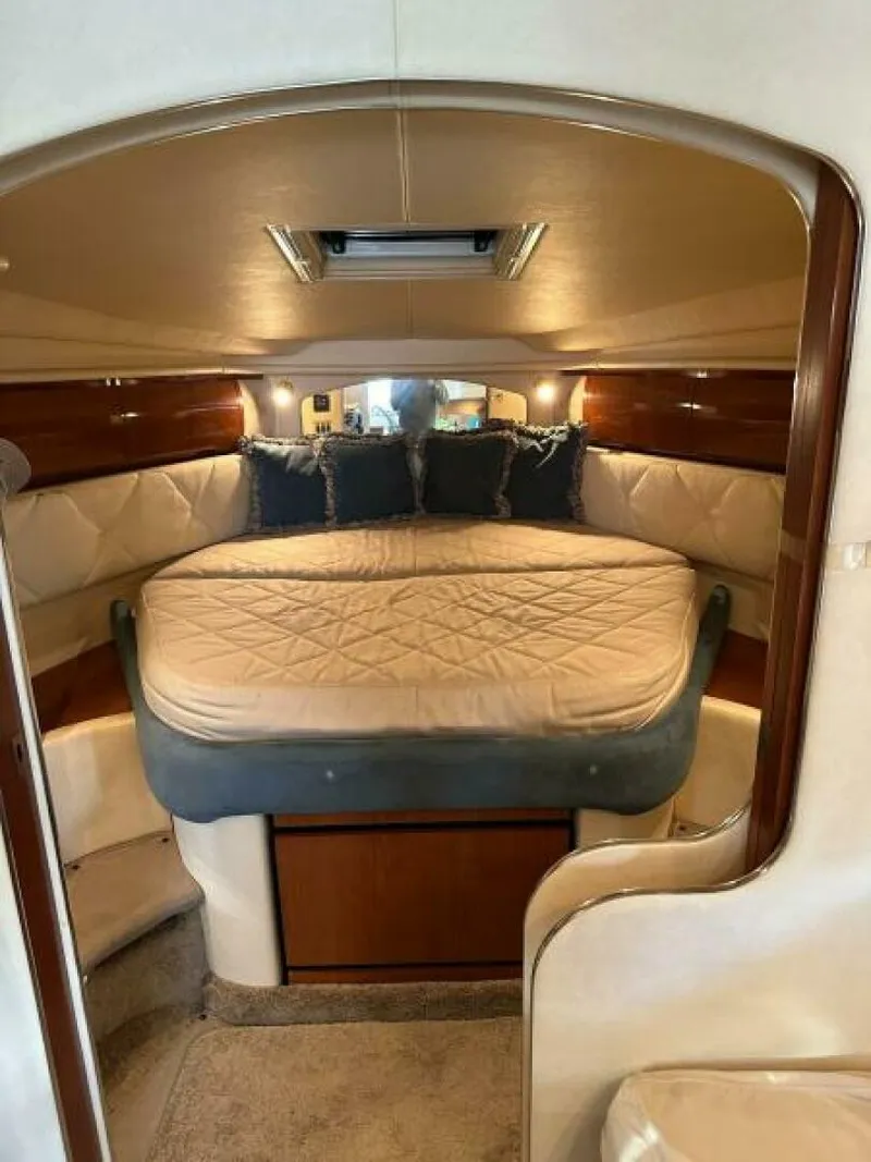 Slide: The Image of Sea Ray 360 Sundancer 2002 - 38